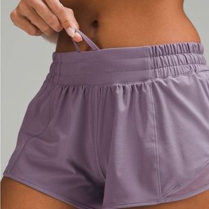 Lululemon Hotty Hot Low-Rise Lined Short 2.5"